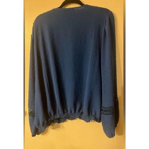 Lane‎ Bryant Plus Size Classic Long-Sleeve V-Neck Cropped Blouse 26 - Picture 3 of 9